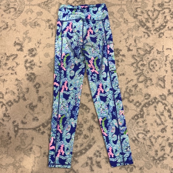 Lilly Pulitzer High Rise Weekender - Picture 2 of 2